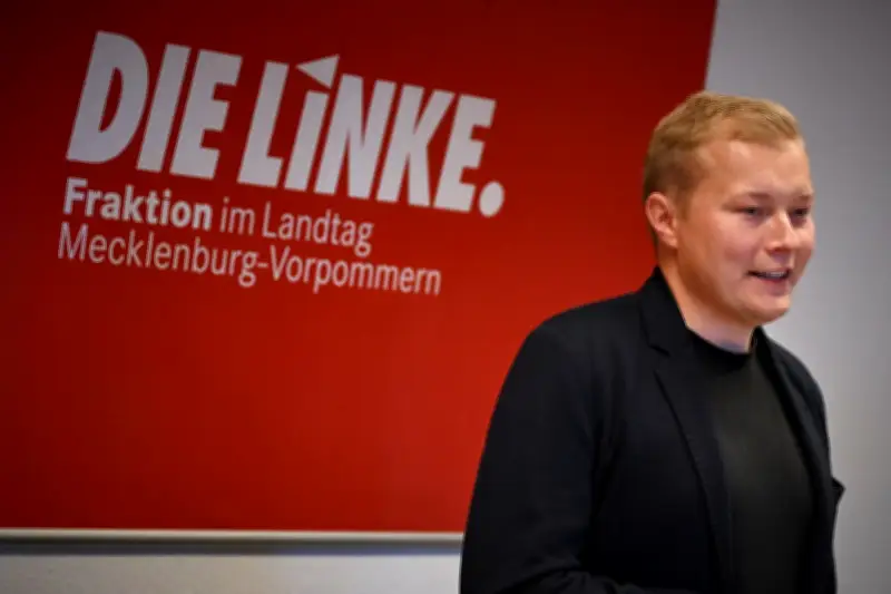 Linke stimmt für Koalitionsverhandlungen mit SPD und Grünen