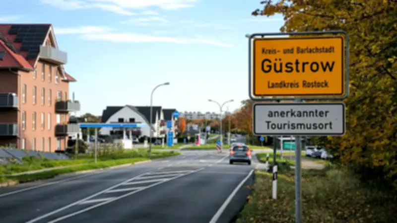 Neue Zusatzschilder: Güstrow zeigt sich als anerkannter Tourismusort