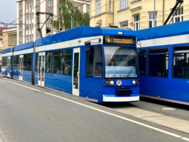 Rostock: Straßenbahnen wegen Gleisbauarbeiten umgeleitet