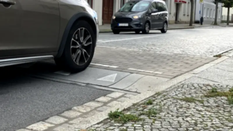Schwelle in Neustrelitz wird abgesenkt: Vollsperrung in der Glambecker Straße