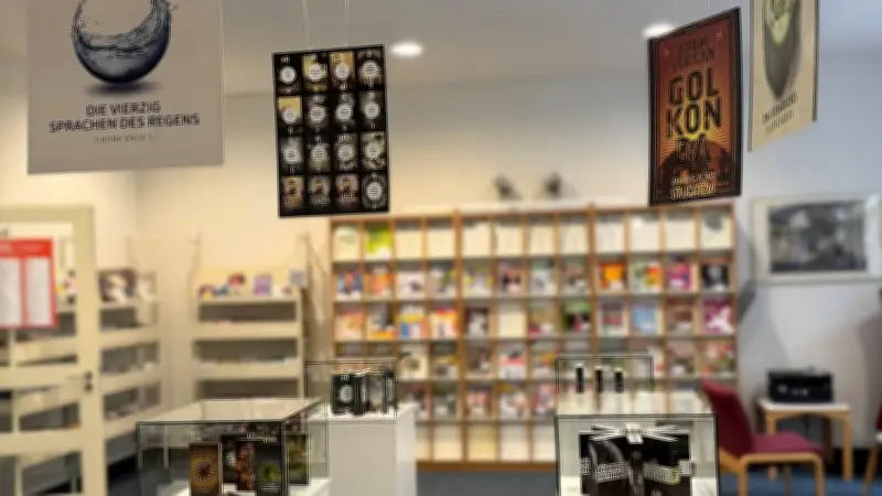 Science-Fiction-Cover: Ausstellung in Uwe-Johnson-Bibliothek