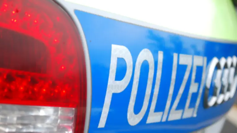 Stralsund: Polizei sucht nach möglichem Brandverursacher
