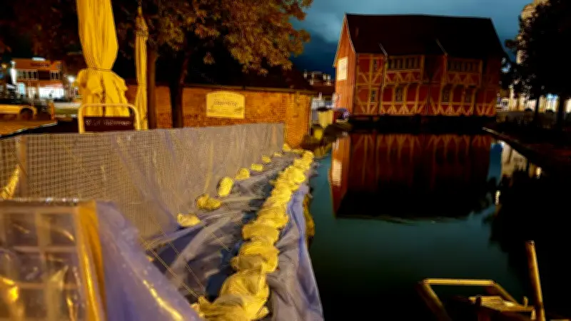 Sturmflutwarnung: Wasserstände in Wismar und Travemünde sinken