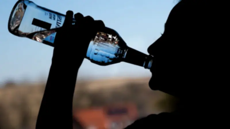 Suchtbericht 2025: Alkohol bleibt in MV Droge Nummer 1, Kokain legt zu
