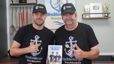 Mecklenburger Kochbuben: Millionen Aufrufe und ein ausverkauftes Kochbuch