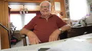 94-jähriger Stellmacher bewahrt historische Werkstatt in Liepgarten