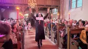 Dragqueens in Carlower Kirche: Hass-Kommentare, dann tosender Applaus