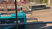 Ferienticket für Kinder: Landkreis Seenplatte prüft günstige Bus- und Bahnfahrten