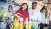 Karibikflair in Schwerin: Luis Thomas erfüllt sich mit Cocktailboot einen Traum