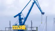 Kran in Rostock droht auseinanderzubrechen: Anwohner evakuiert