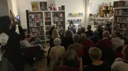 Lukas Rietzschel: Neustrelitz erinnert an Paris